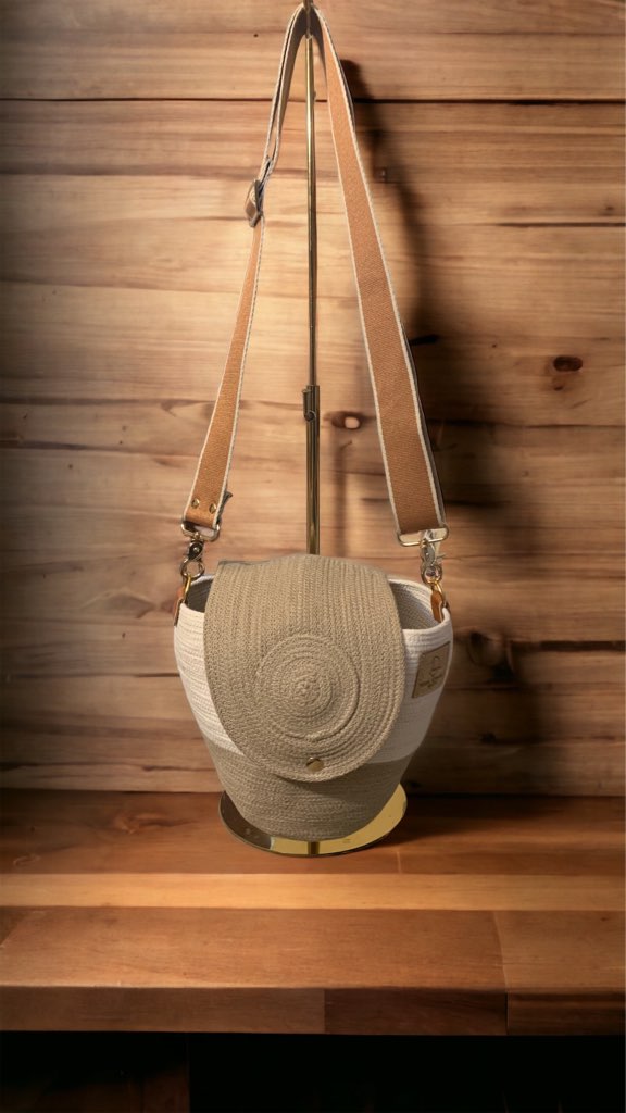 Eva bucket bag