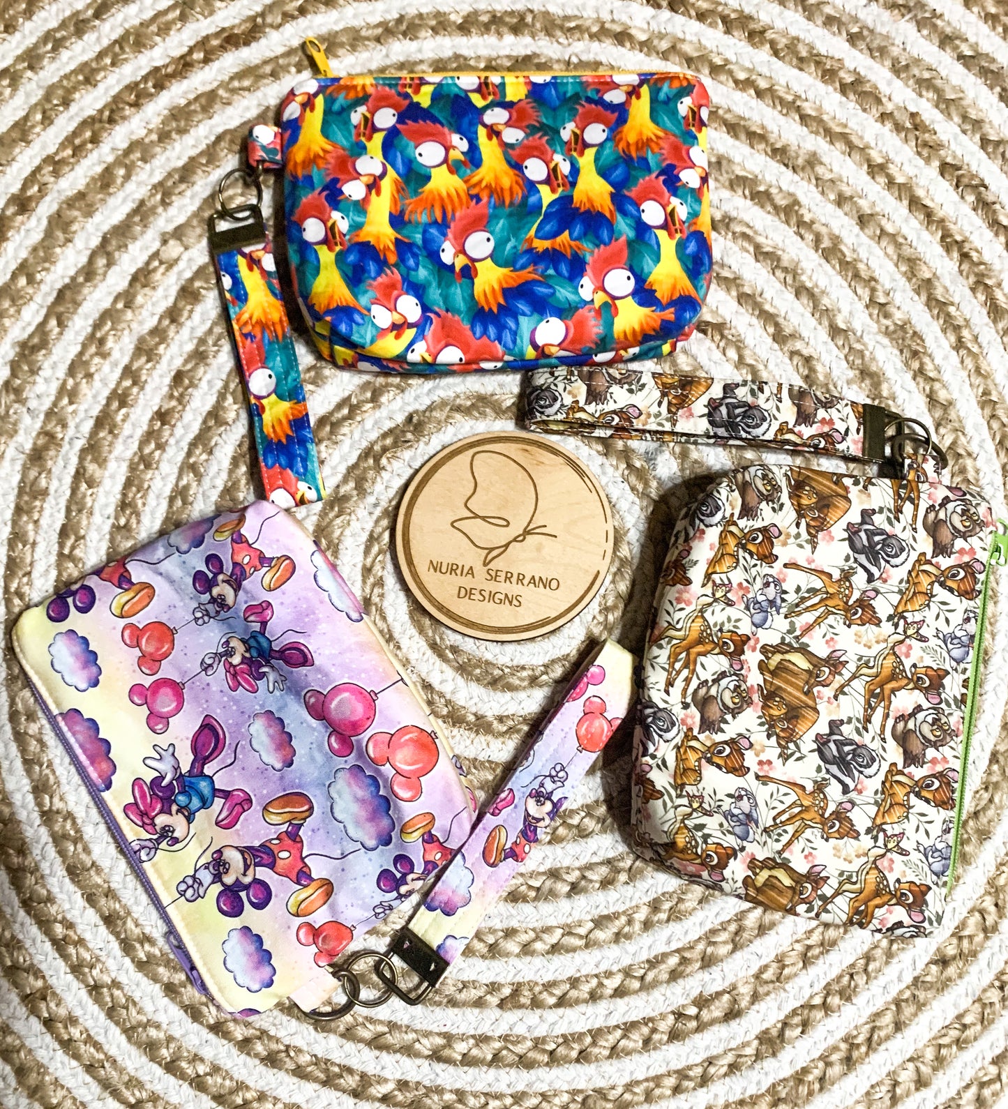 Mini wristlet